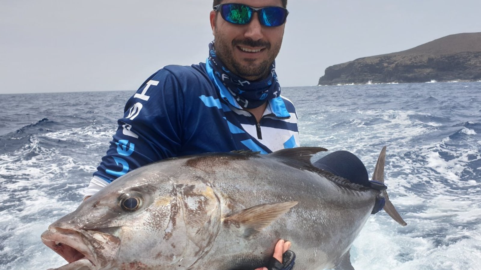 Pesca de la serviola en España: la guía definitiva (2026)